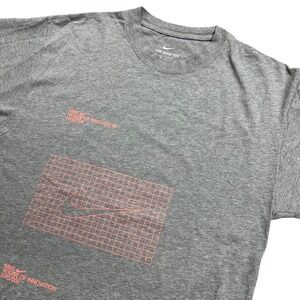Nike House of Innovation NYC Graphic Tee Mens Size Small Grey Short Sleeve